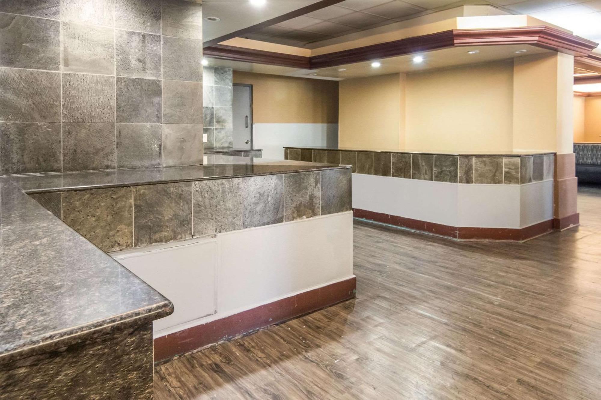 Rodeway Inn Дънканвил Екстериор снимка
