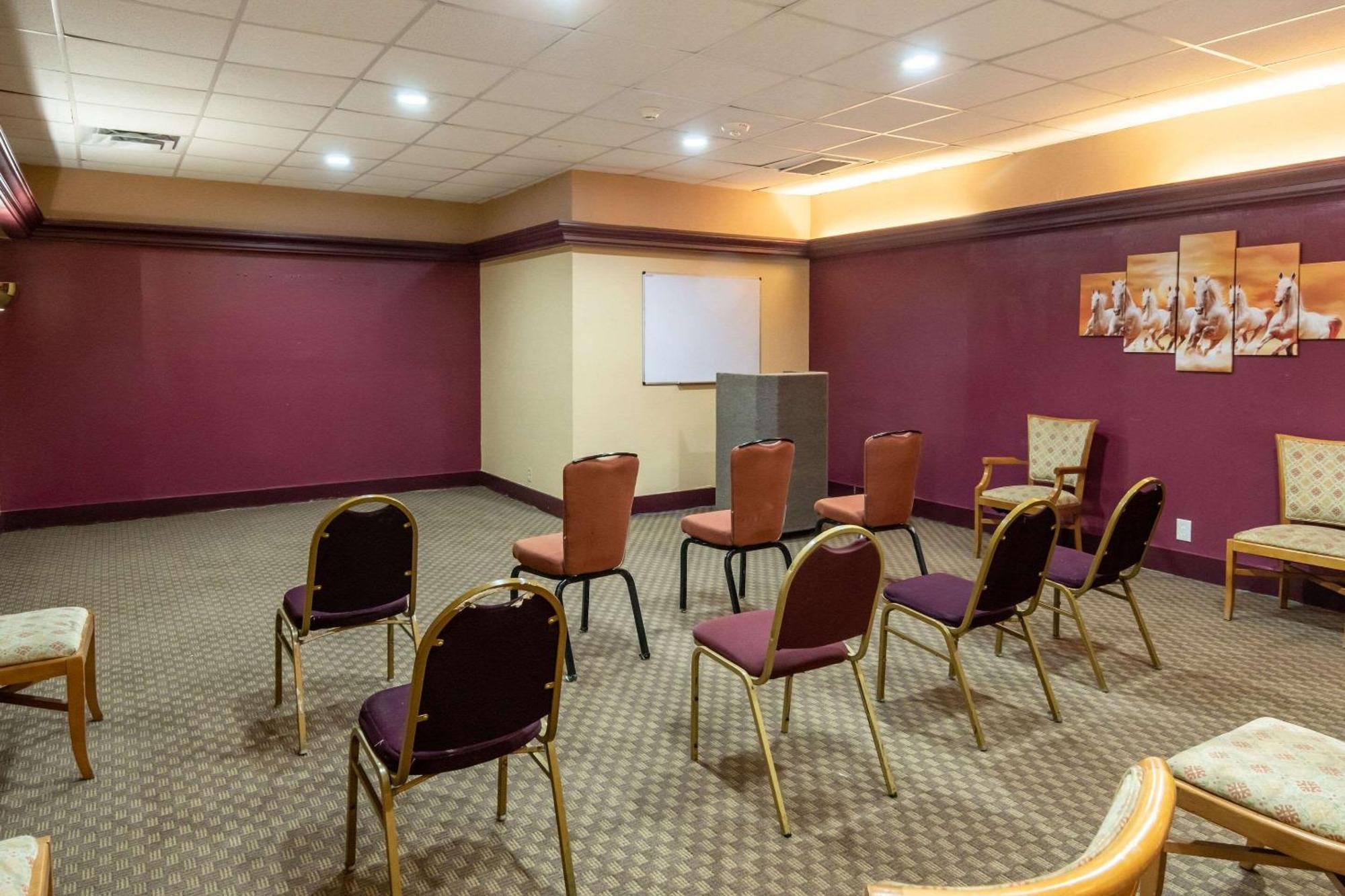 Rodeway Inn Дънканвил Екстериор снимка