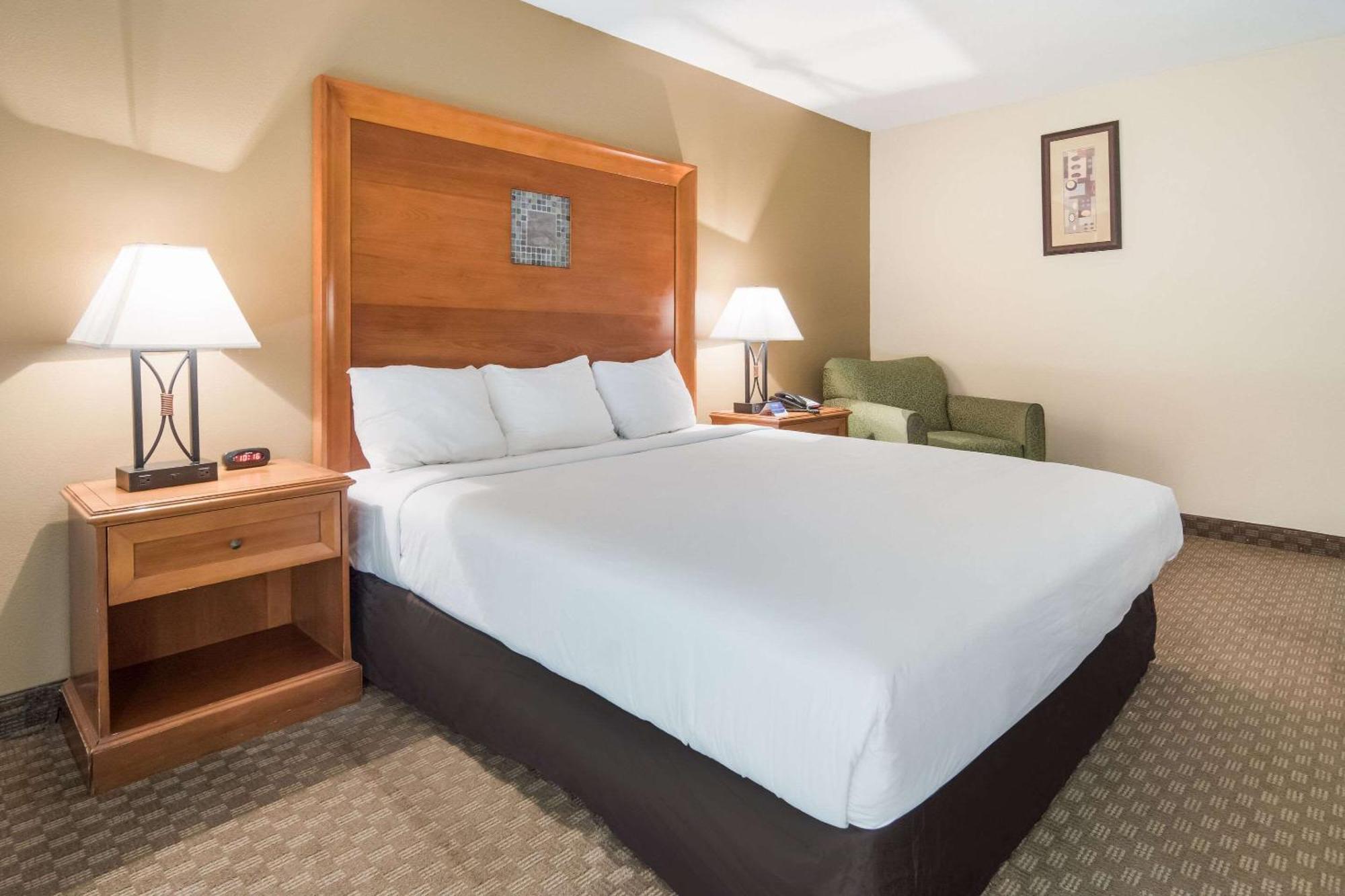 Rodeway Inn Дънканвил Екстериор снимка