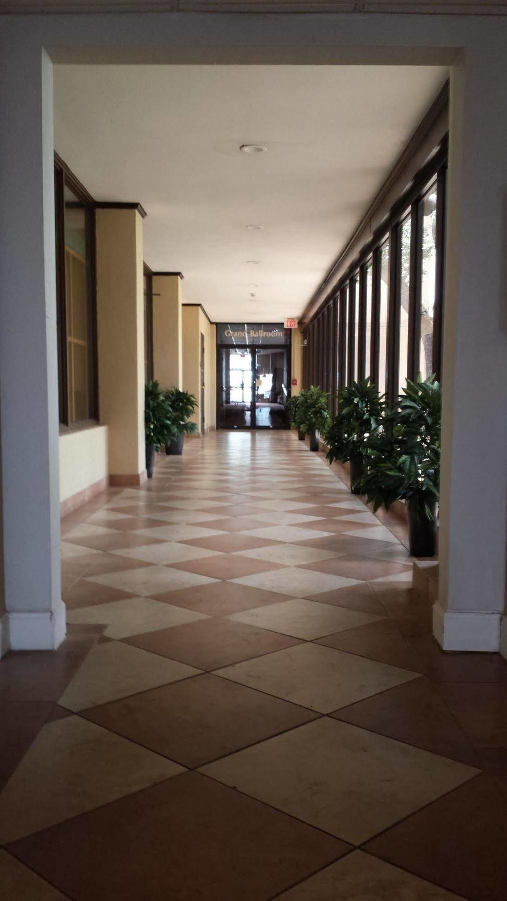 Rodeway Inn Дънканвил Екстериор снимка